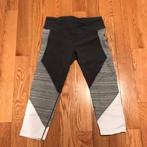 Gap athletic leggings.